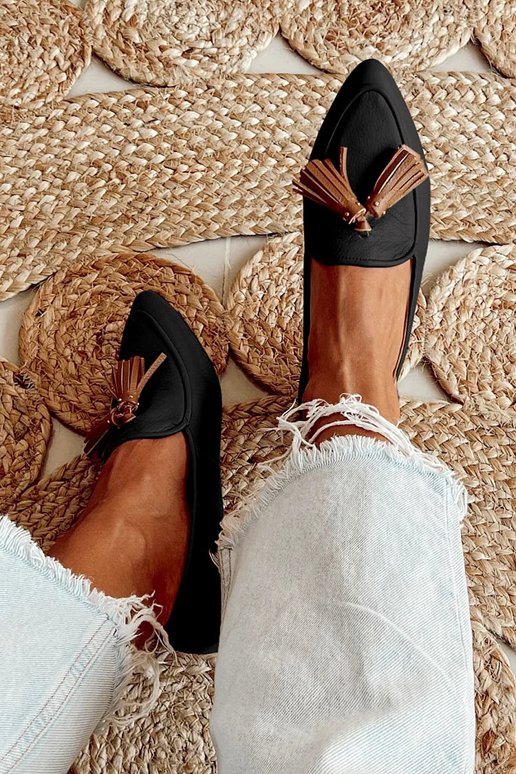 CASEY | Pointed loafers with tassel detail