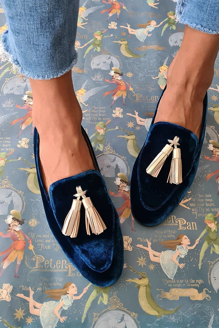 EDEN | Velvet loafer with tassel detail