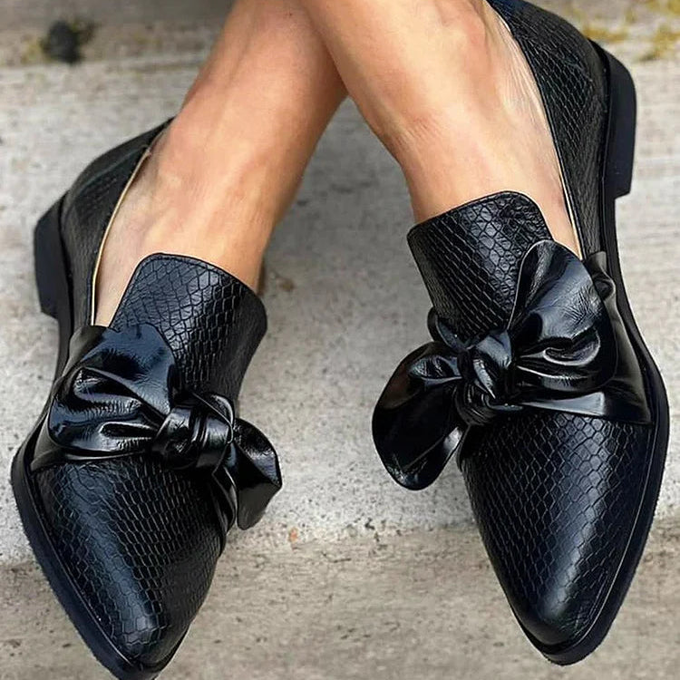 EDEN | Black loafer with oversized bow