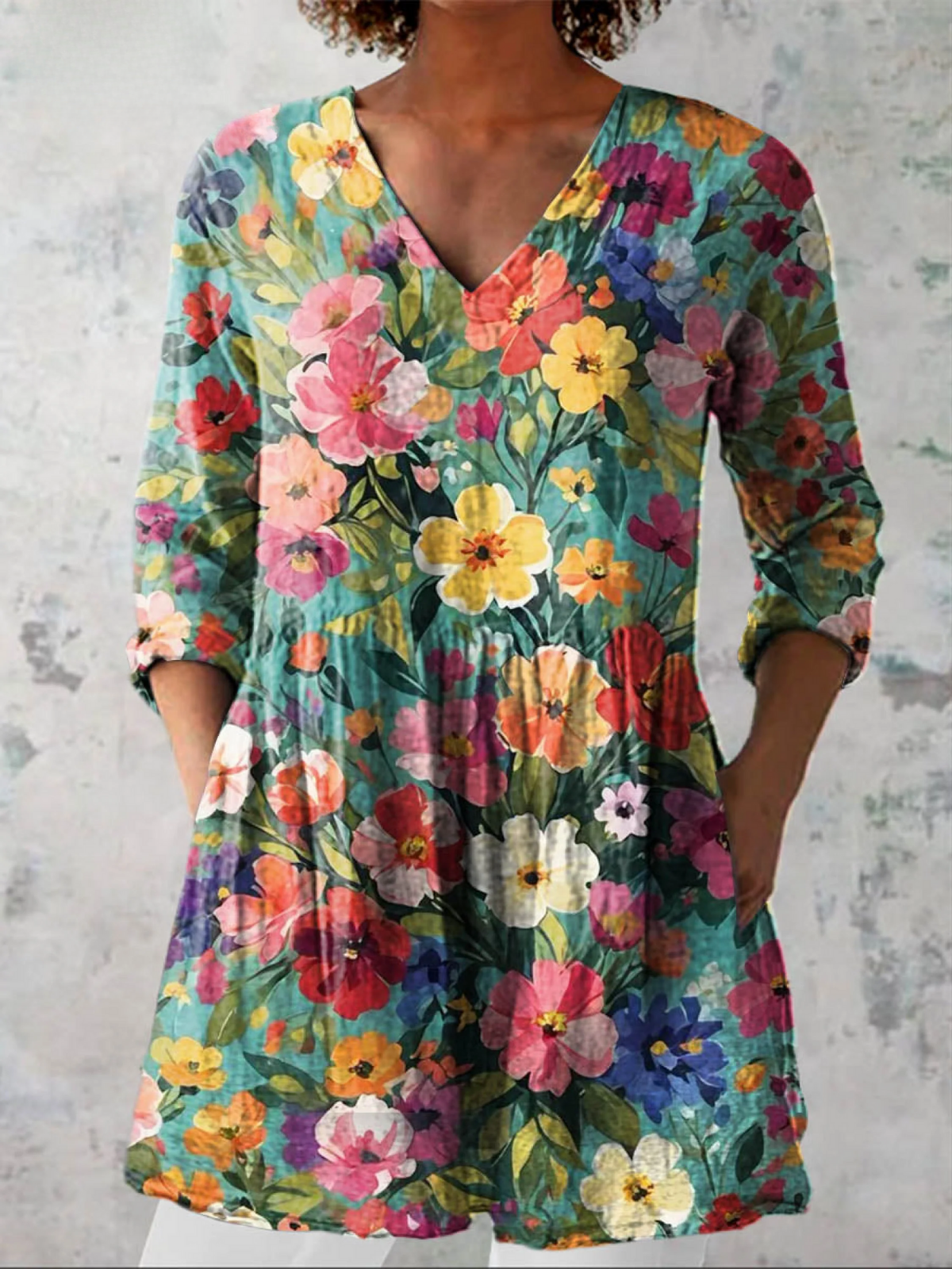 NORA | Long blouse with V-neck and relaxed fit