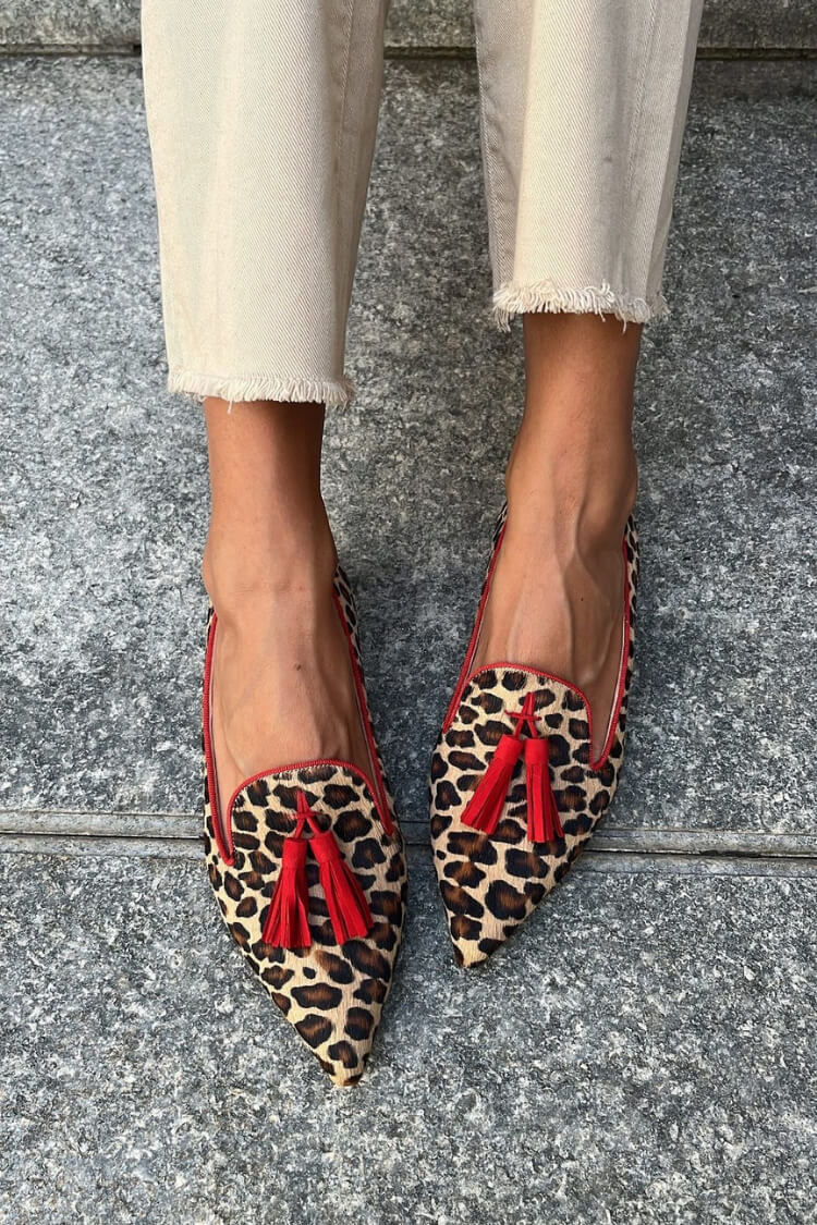 NOVA | Pointed loafer with tassel detail
