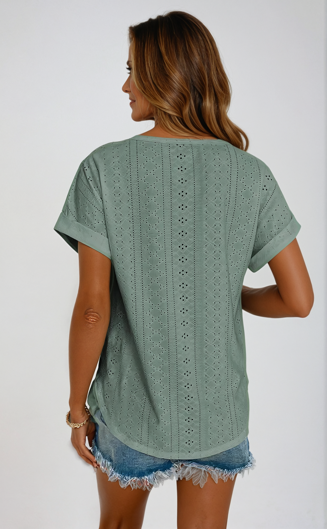 BECKY | Relaxed eyelet top with airy fabric