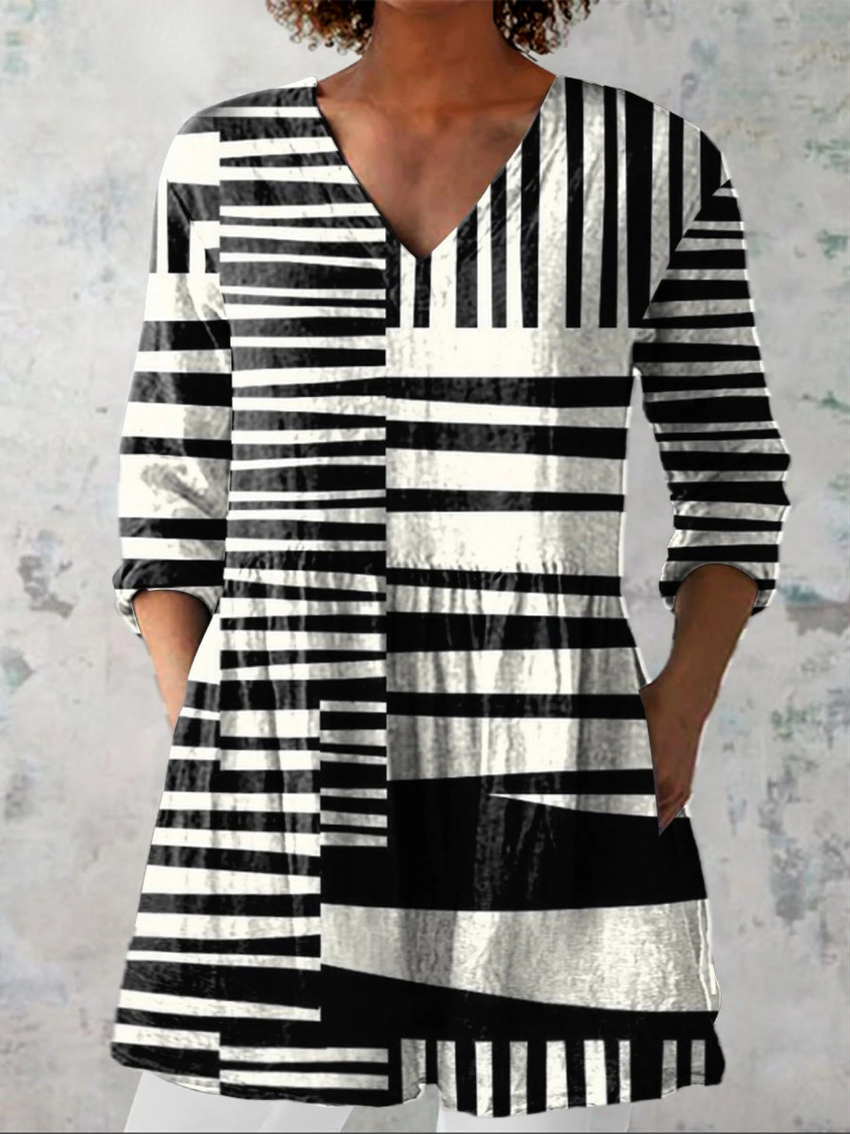 SOPHIE | Long blouse with relaxed V-neck fit