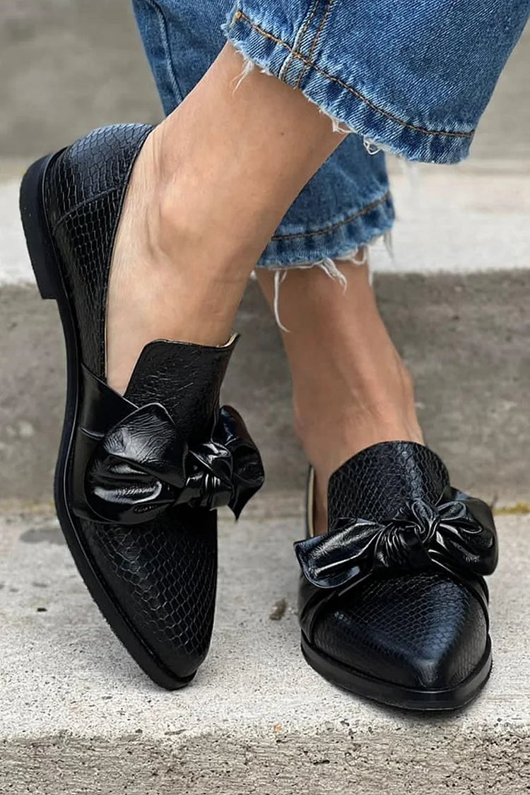 EDEN | Black loafer with oversized bow