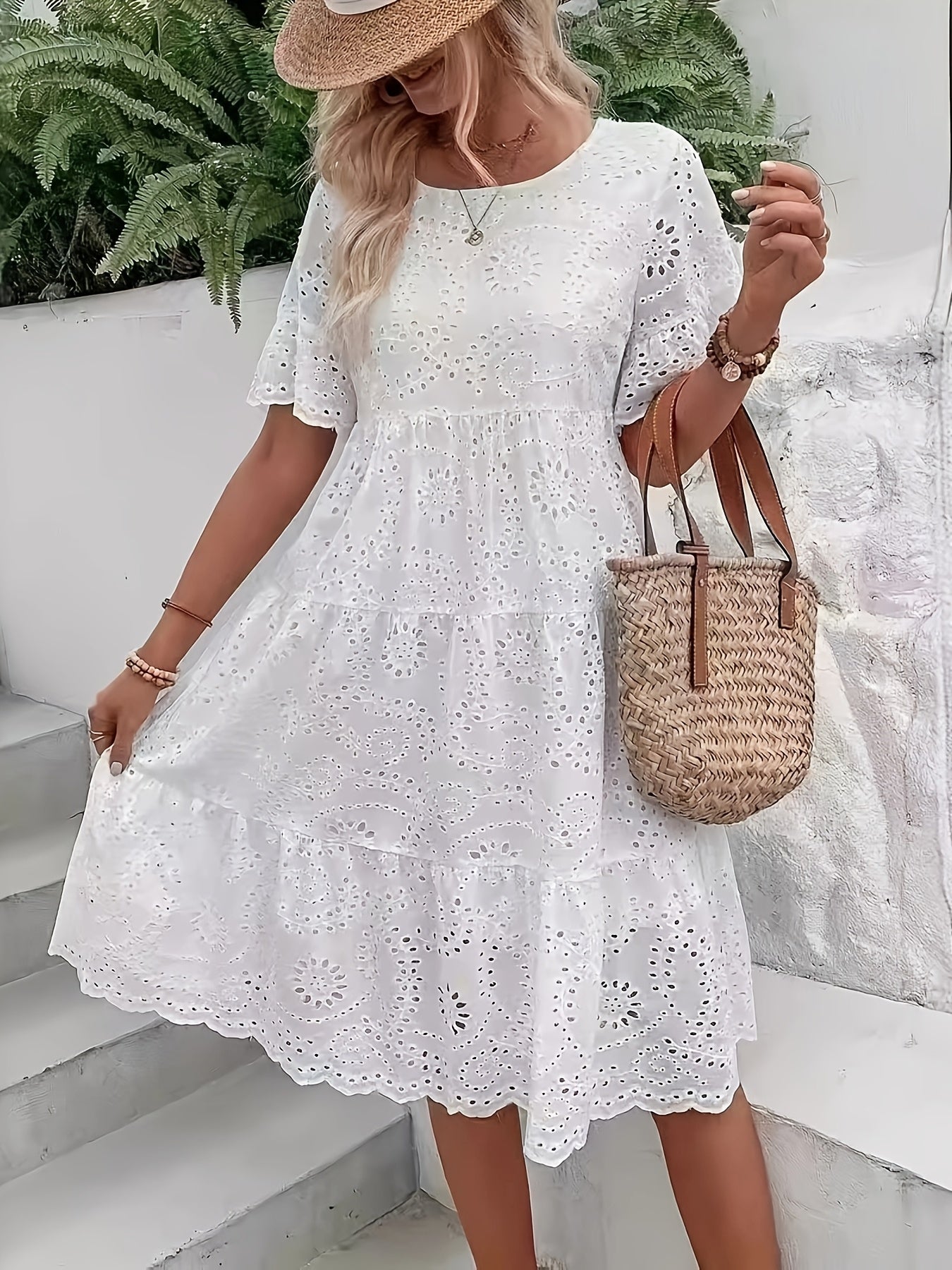 AURORA | Embroidered lace dress with round neck
