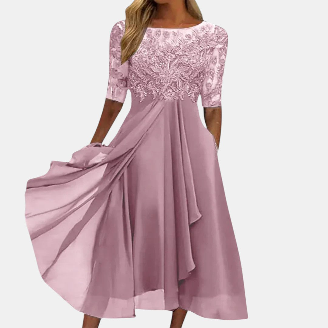 CHLOE | Refined lace dress with three-quarter sleeves