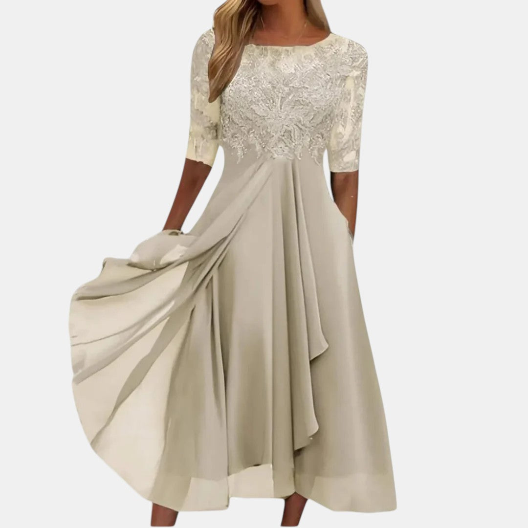 CHLOE | Refined lace dress with three-quarter sleeves
