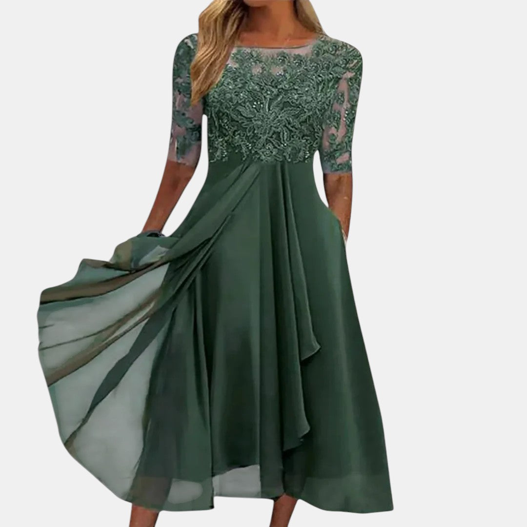 CHLOE | Refined lace dress with three-quarter sleeves