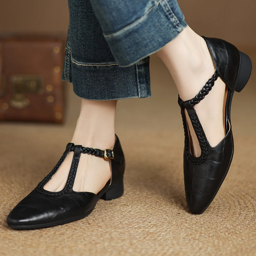 MARIA | Leather Mary Janes with T-strap buckle