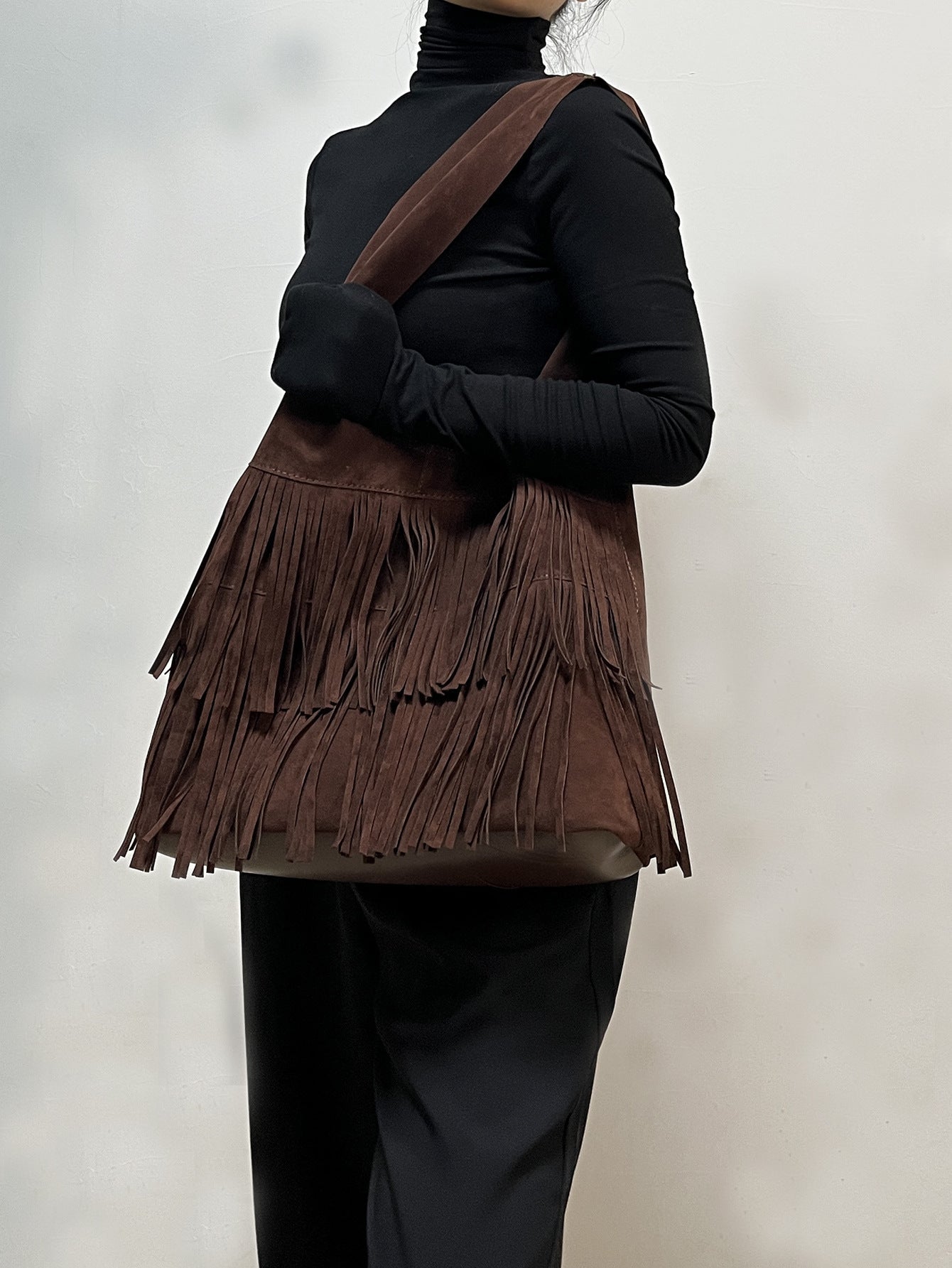 PIA | Large tassel tote bag in soft-touch finish