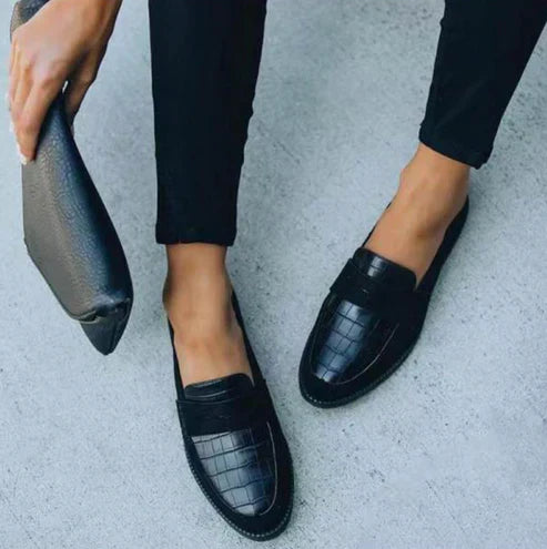 MARILUZ | Croc-texture leather loafer with cushioned insole