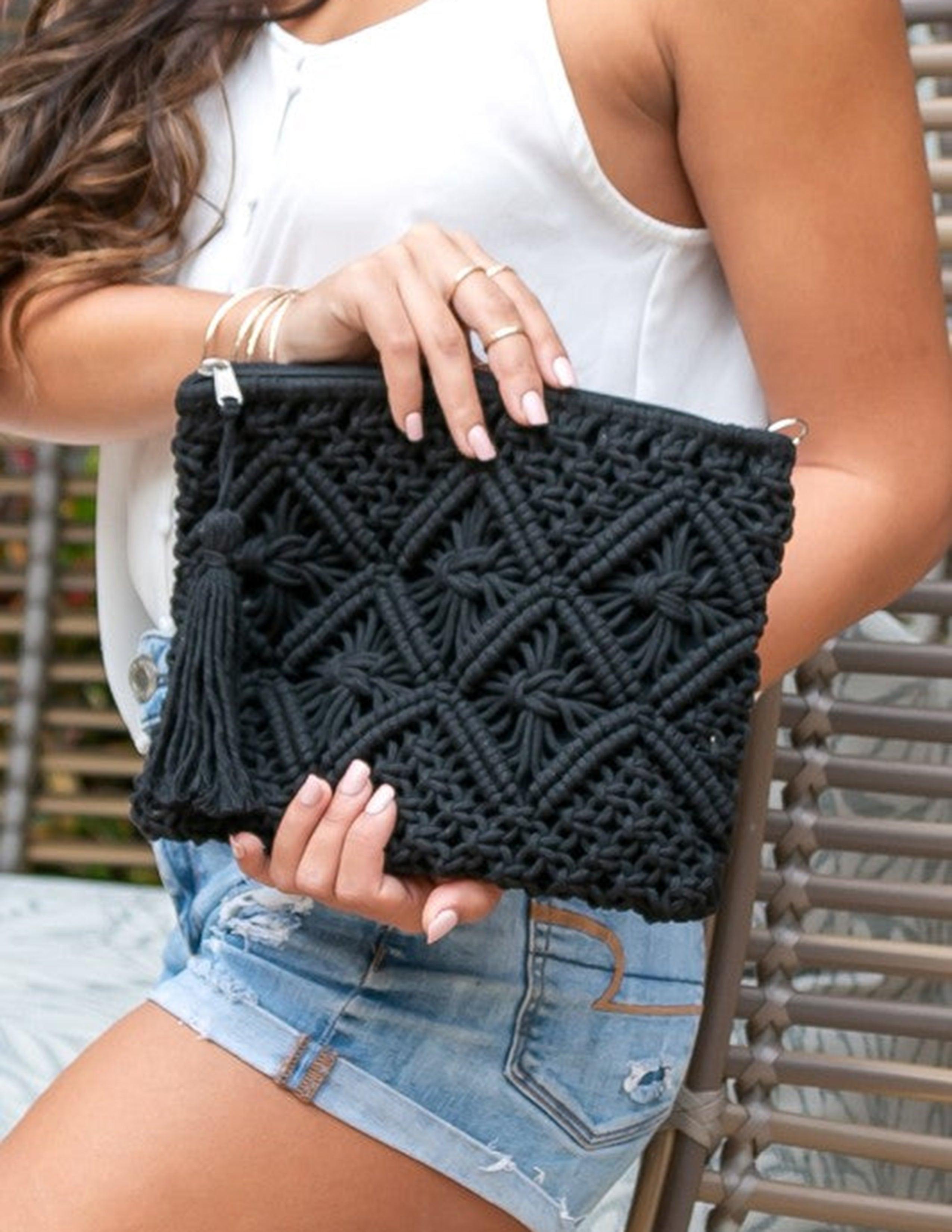 GIULIA | Macramé clutch bag with tassel detail