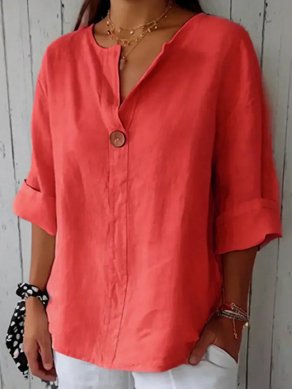 MIRA | Short-sleeve V-neck blouse with relaxed fit