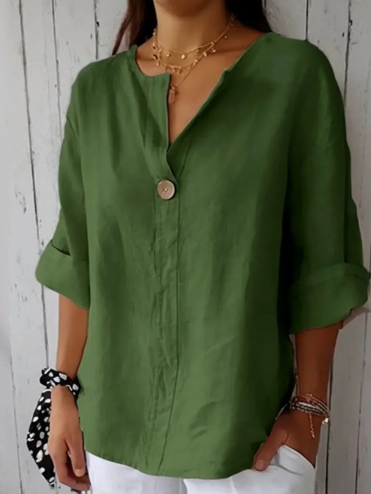 MIRA | Short-sleeve V-neck blouse with relaxed fit