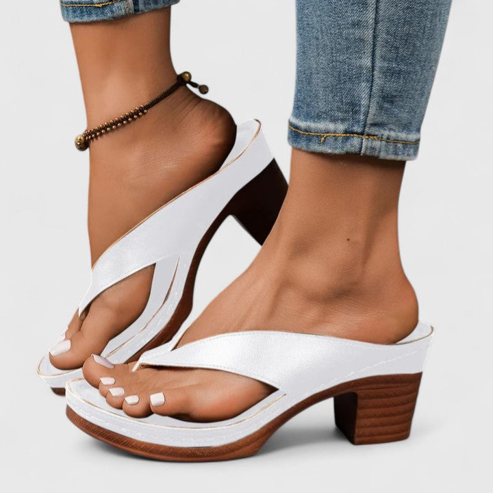 JAZRIELLE | Polished heel with orthopedic support