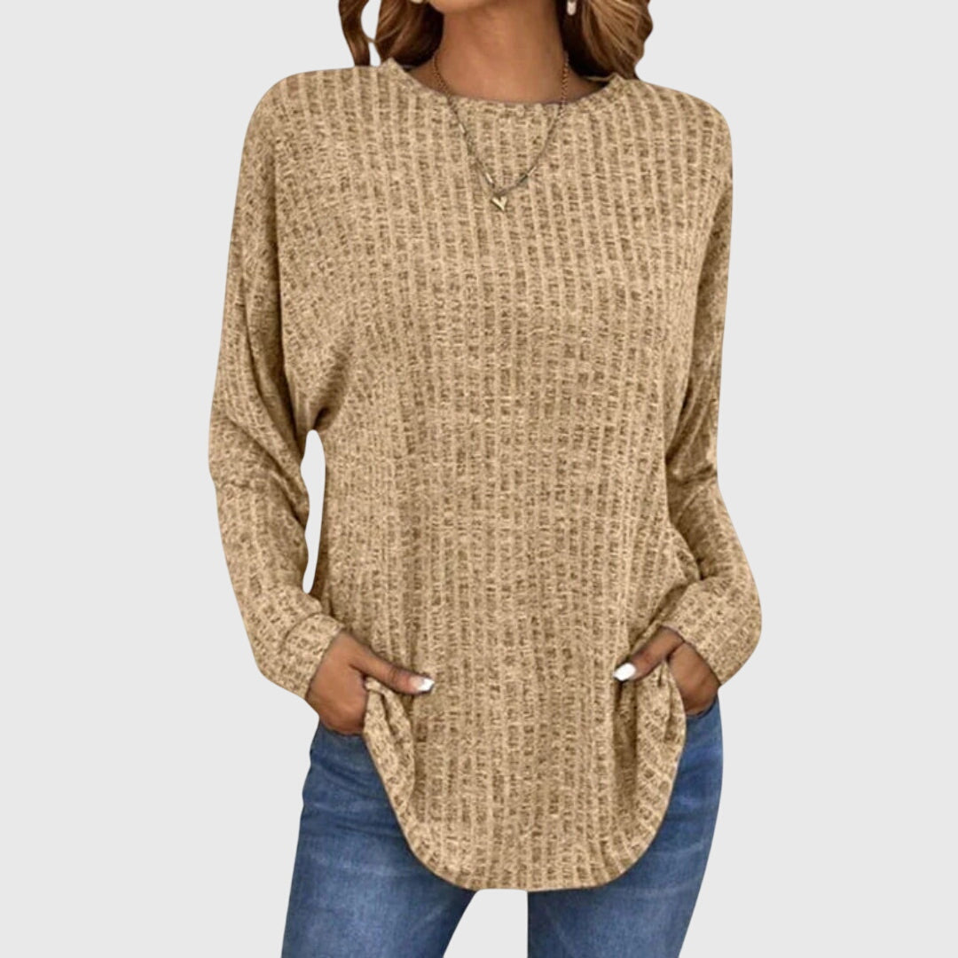 GENESIS | Rounded-neck everyday top with relaxed fit