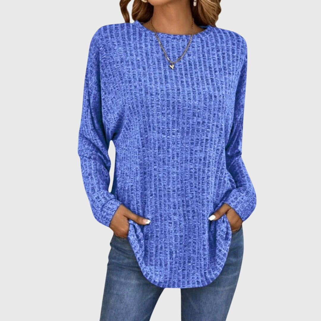 GENESIS | Rounded-neck everyday top with relaxed fit