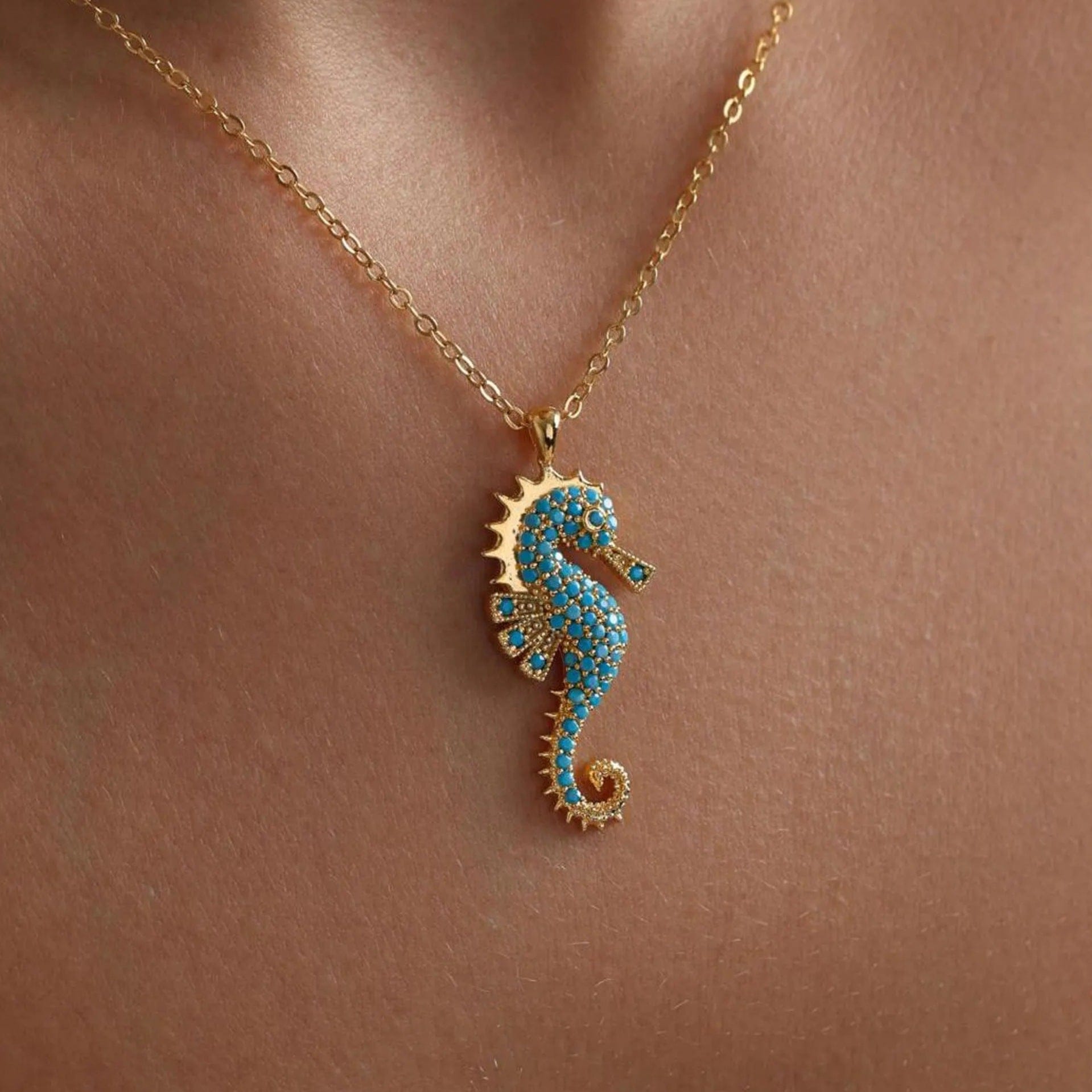 MARINA | Electroplated seahorse pendant necklace