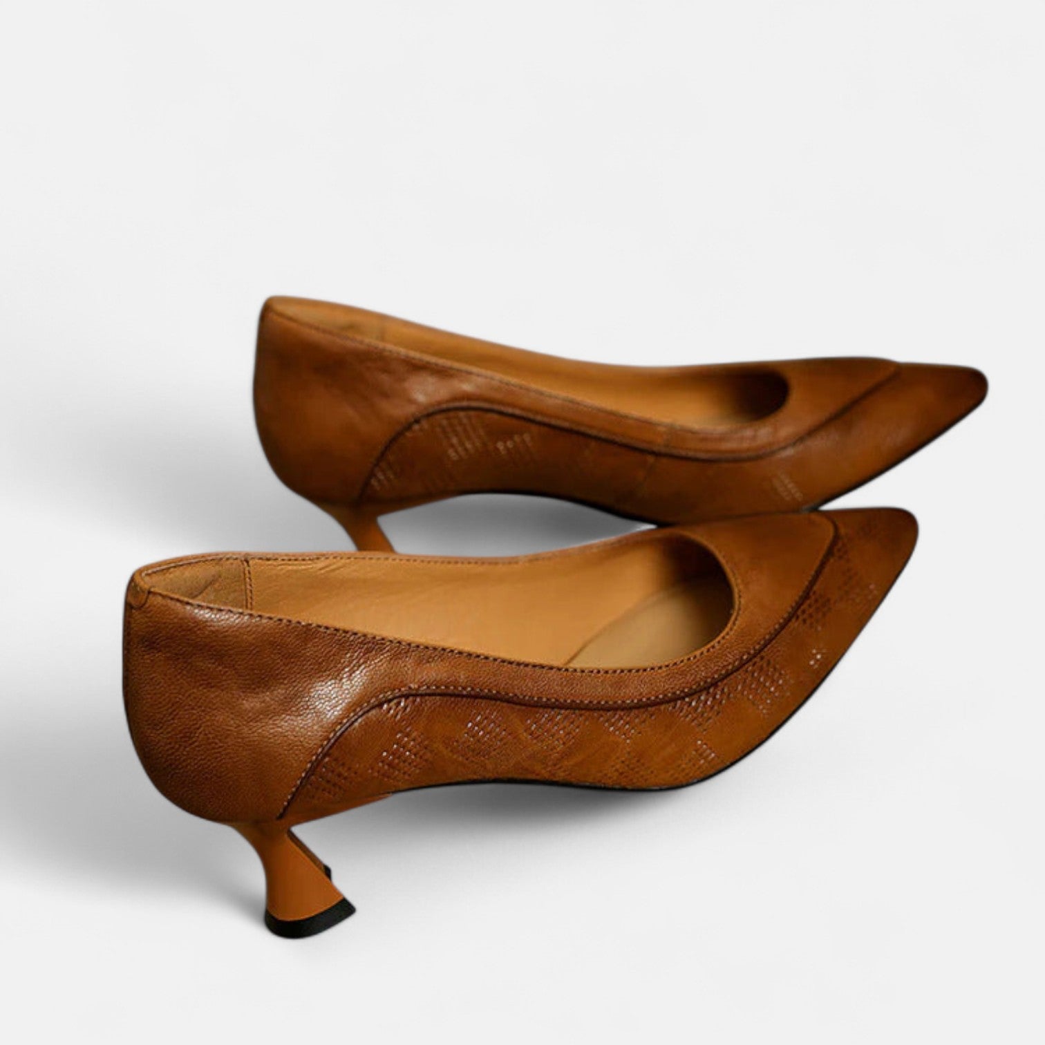 LARA | Pointed-toe kitten heels in genuine leather