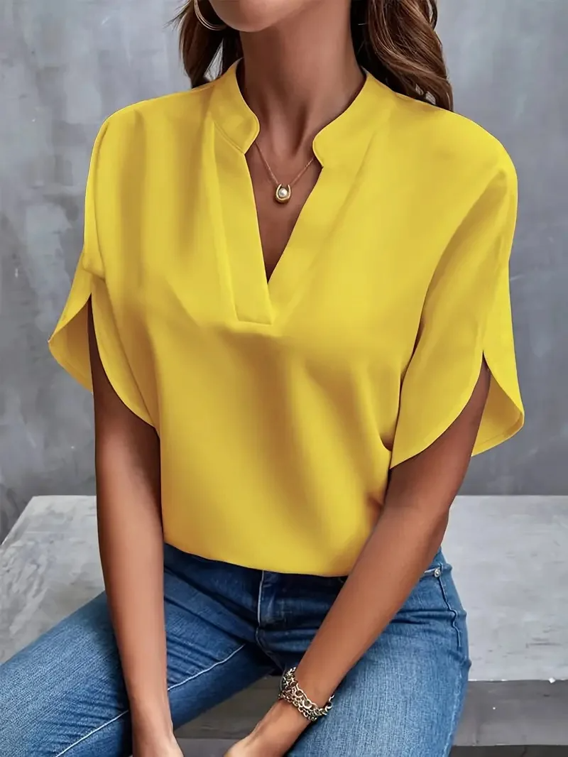 CAROLINE | Classic top with clean neckline