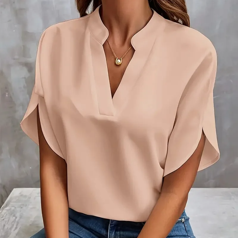 CAROLINE | Classic top with clean neckline