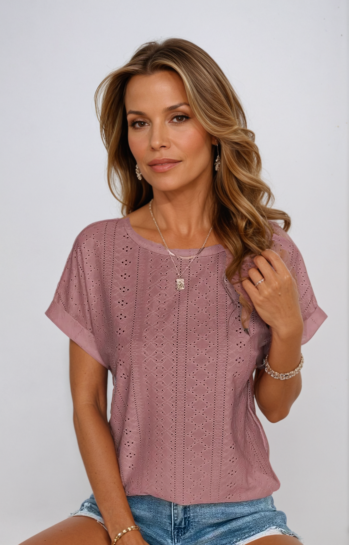 BECKY | Relaxed eyelet top with airy fabric