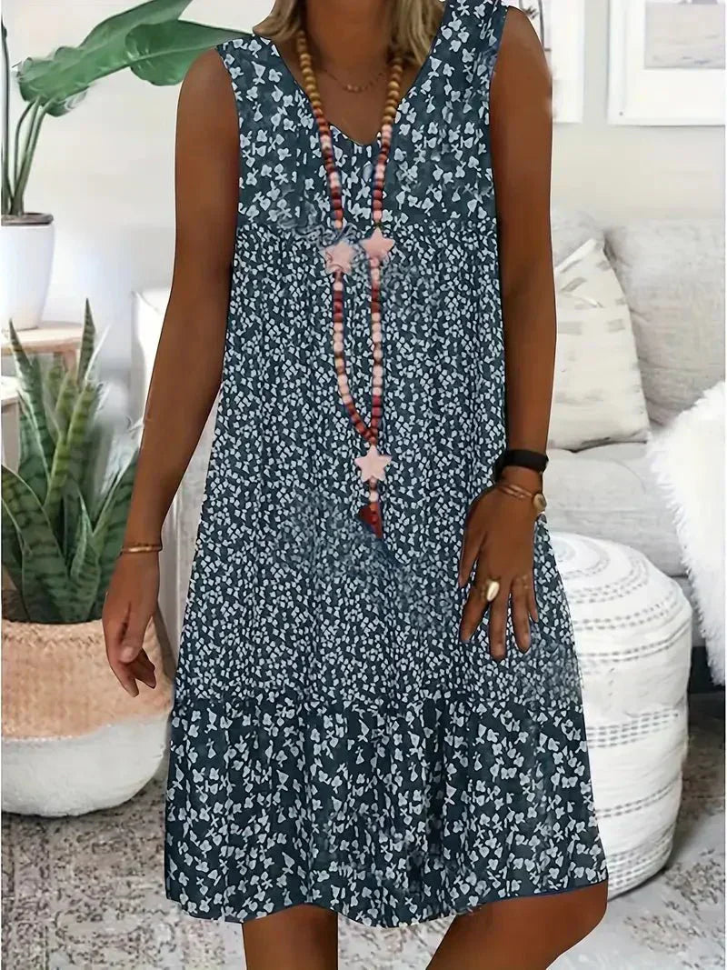 GWEN | Fitted sleeveless dress with clean silhouette