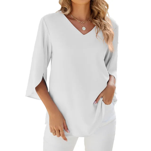 HELEN | Relaxed V-neck blouse in lightweight fabric