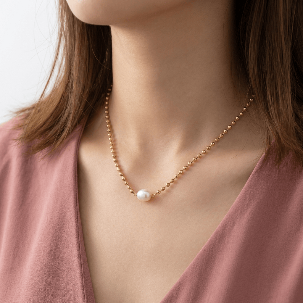 LUNA | Pearl and gold beaded necklace