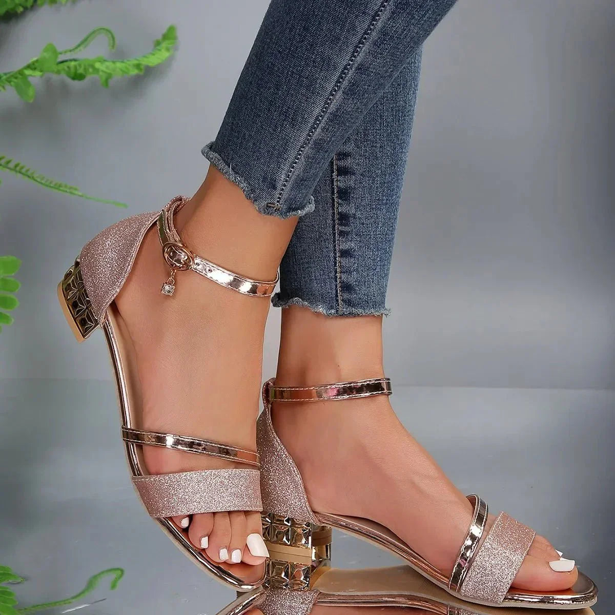 NIKKI | Orthopedic sandal with contoured heel