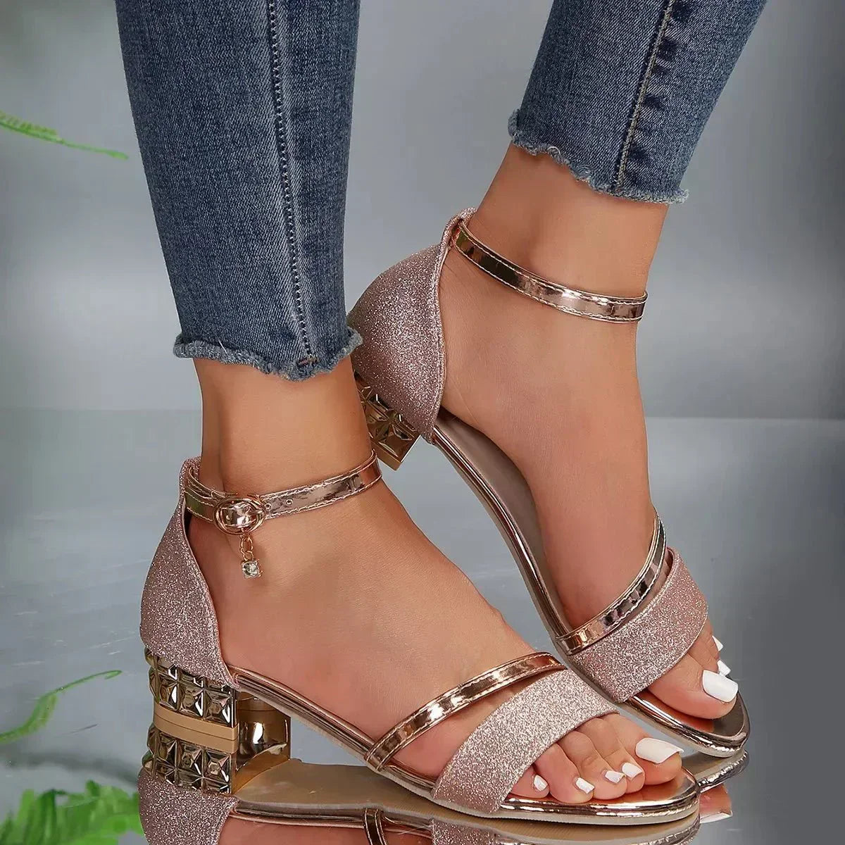 NIKKI | Orthopedic sandal with contoured heel