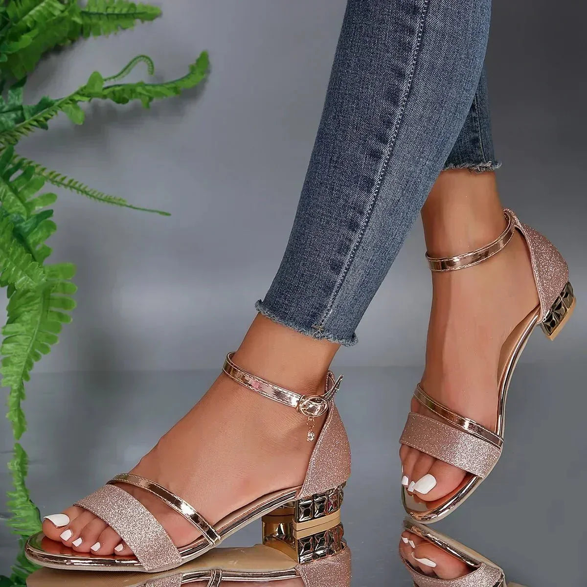 NIKKI | Orthopedic sandal with contoured heel