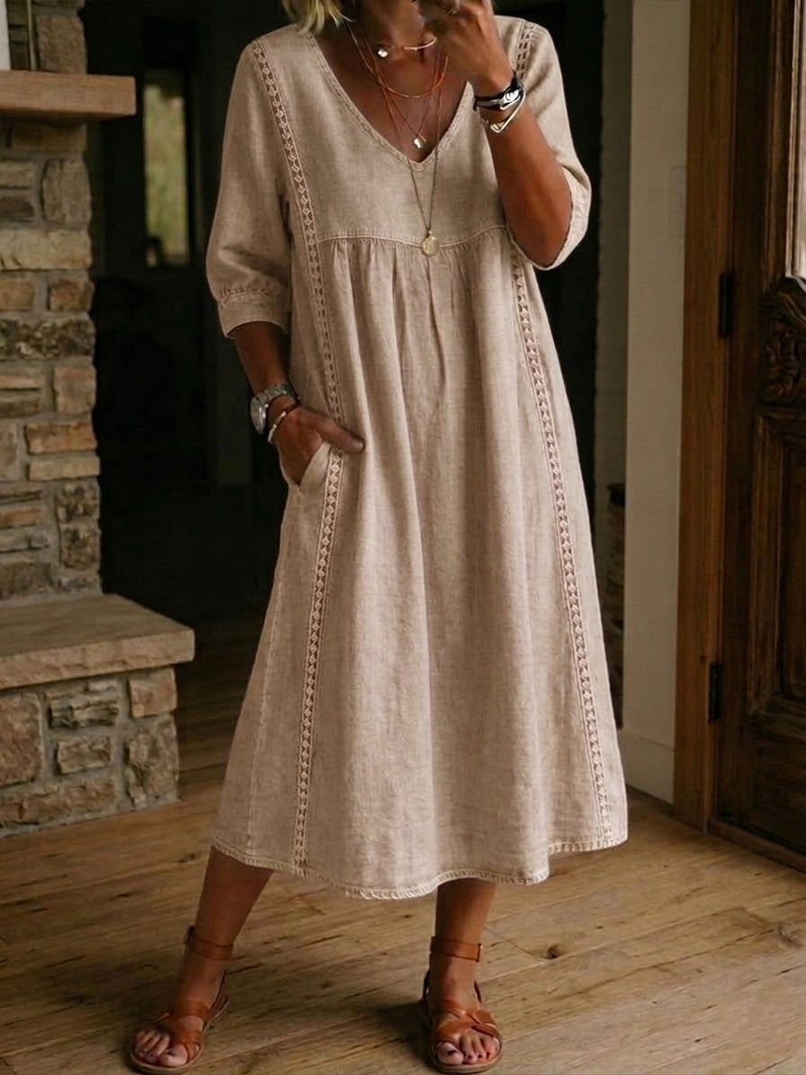 DAISY | Relaxed V-neck dress with lace trim