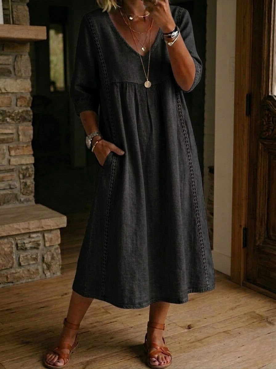 DAISY | Relaxed V-neck dress with lace trim
