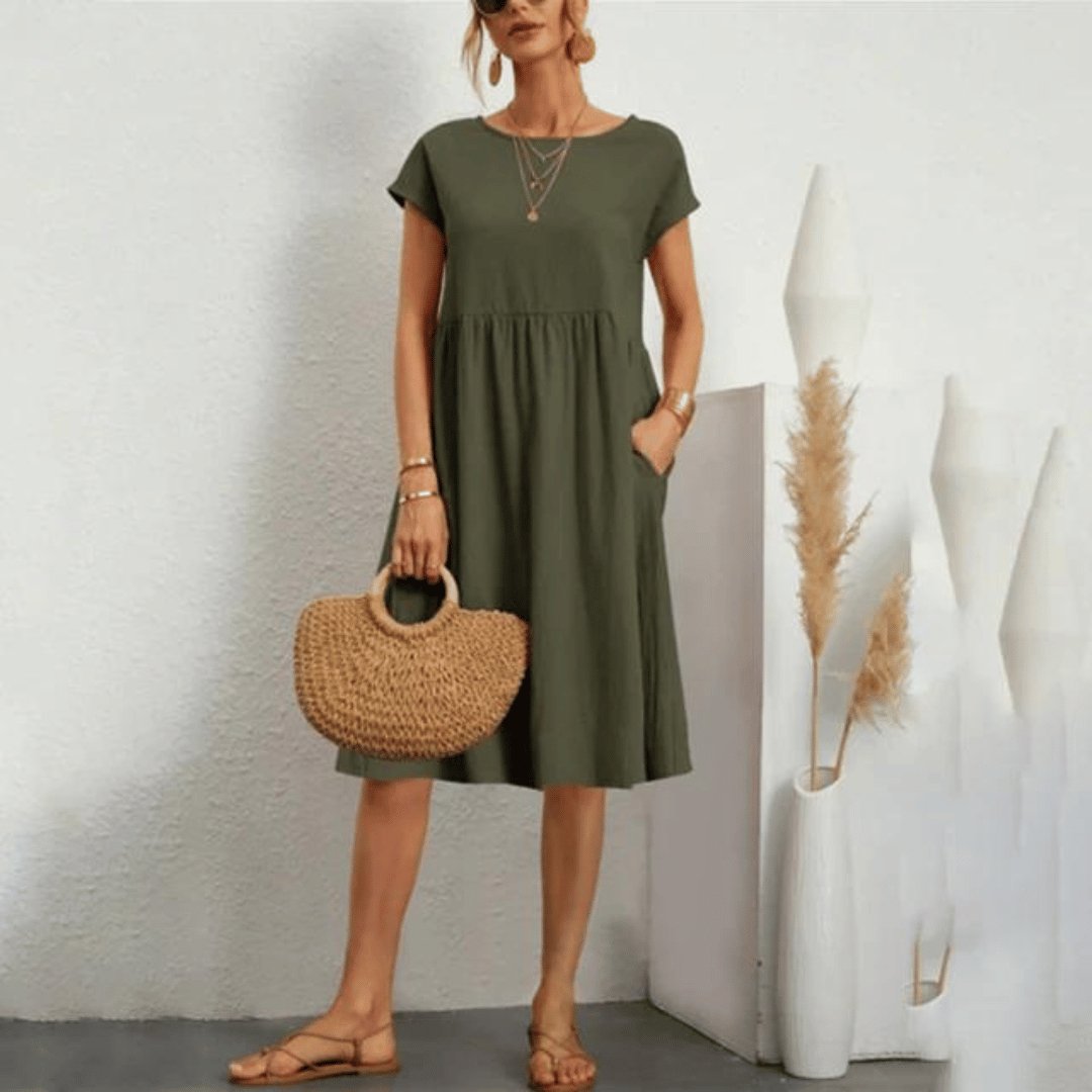 SAVANA | Round-neck midi dress with flattering cut