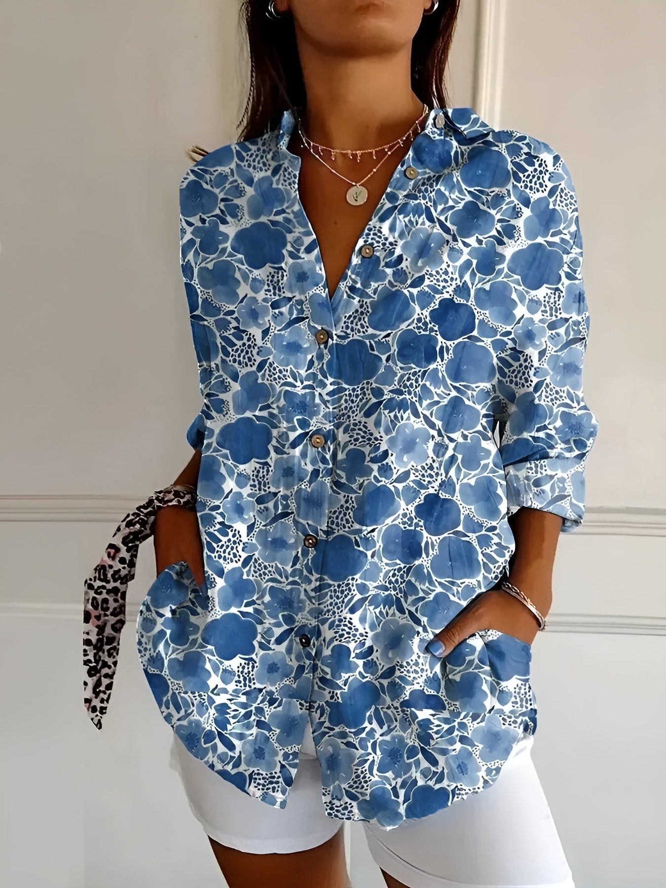 BRENDA | Button-front blouse with floral wave print