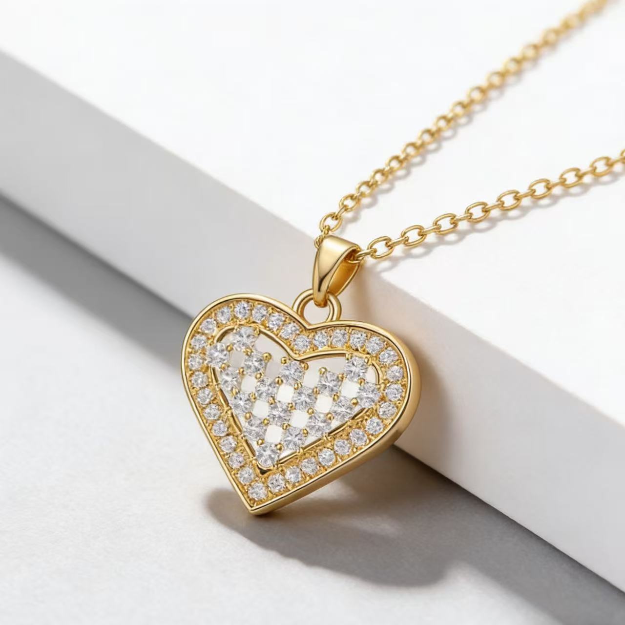 AURORA | Pave zirconia heart pendant necklace