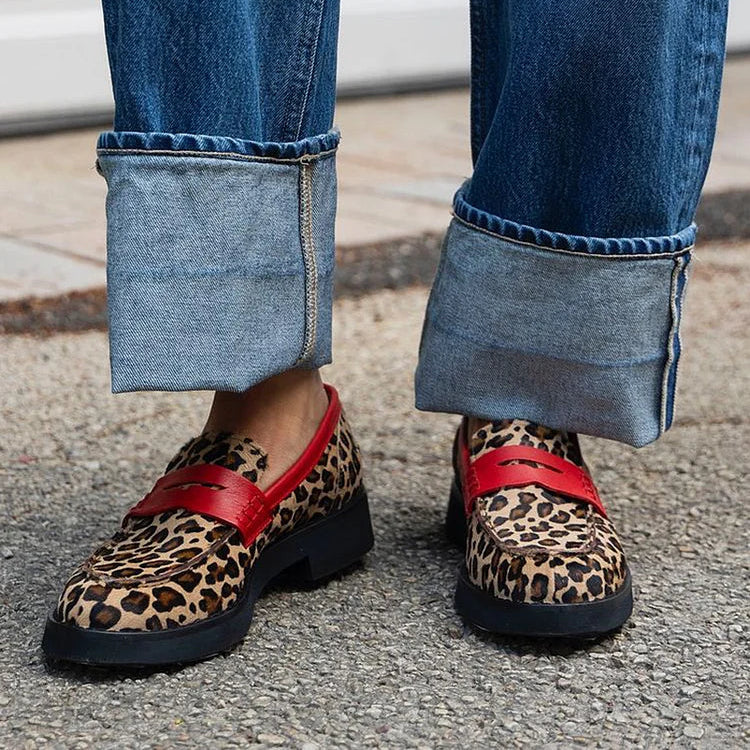 NOVA | Weekend loafer with leopard print and red detail