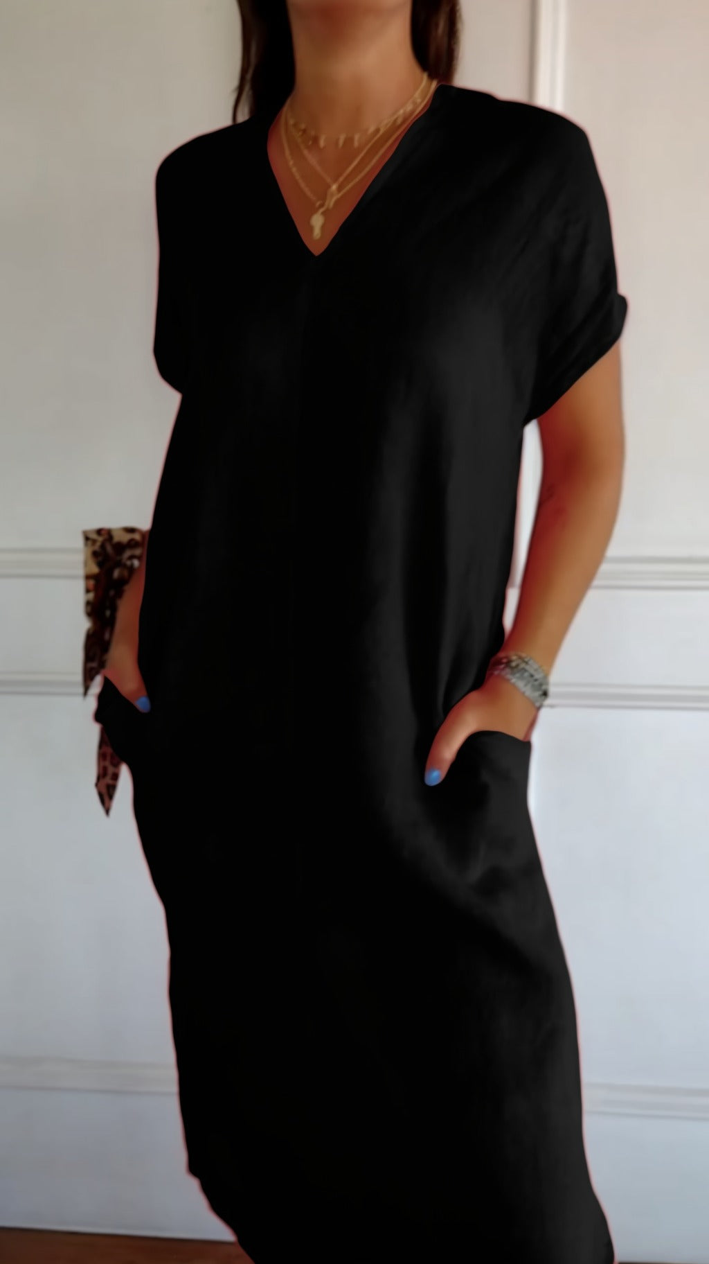 IVY | Everyday V-neck dress with side pockets