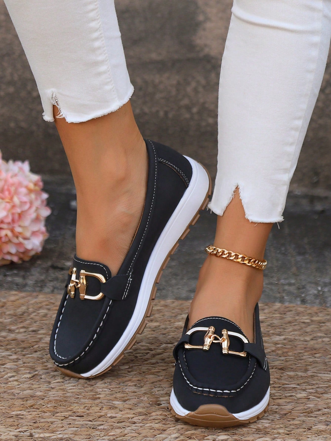 ELLIE | Flat moccasins with buckle closure