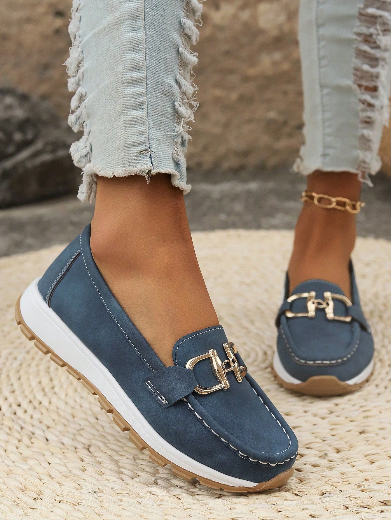 ELLIE | Flat moccasins with buckle closure