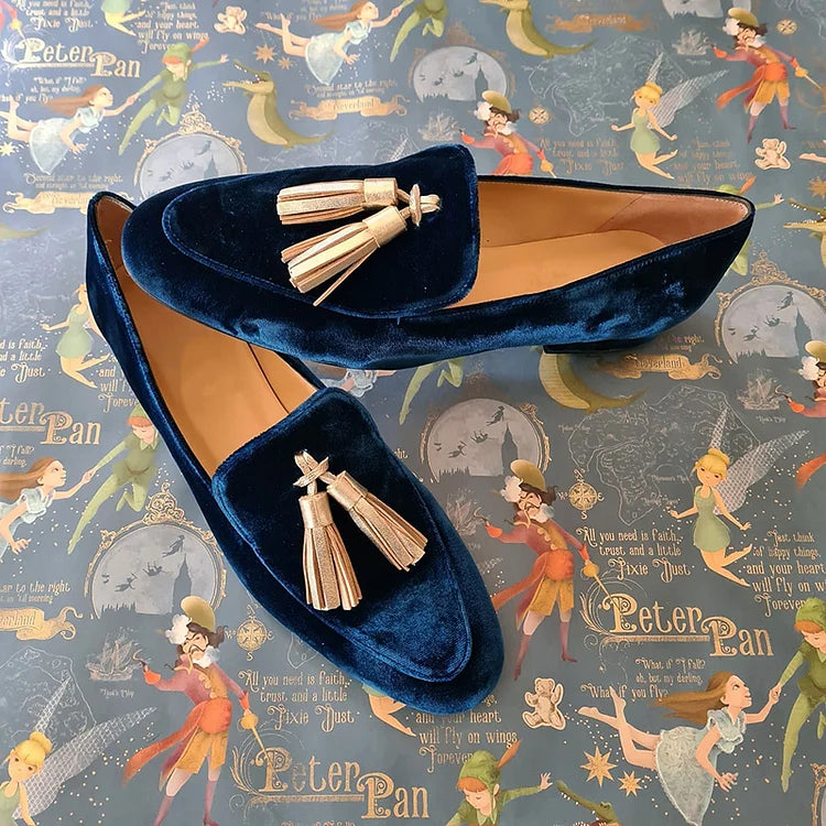 EDEN | Velvet loafer with tassel detail