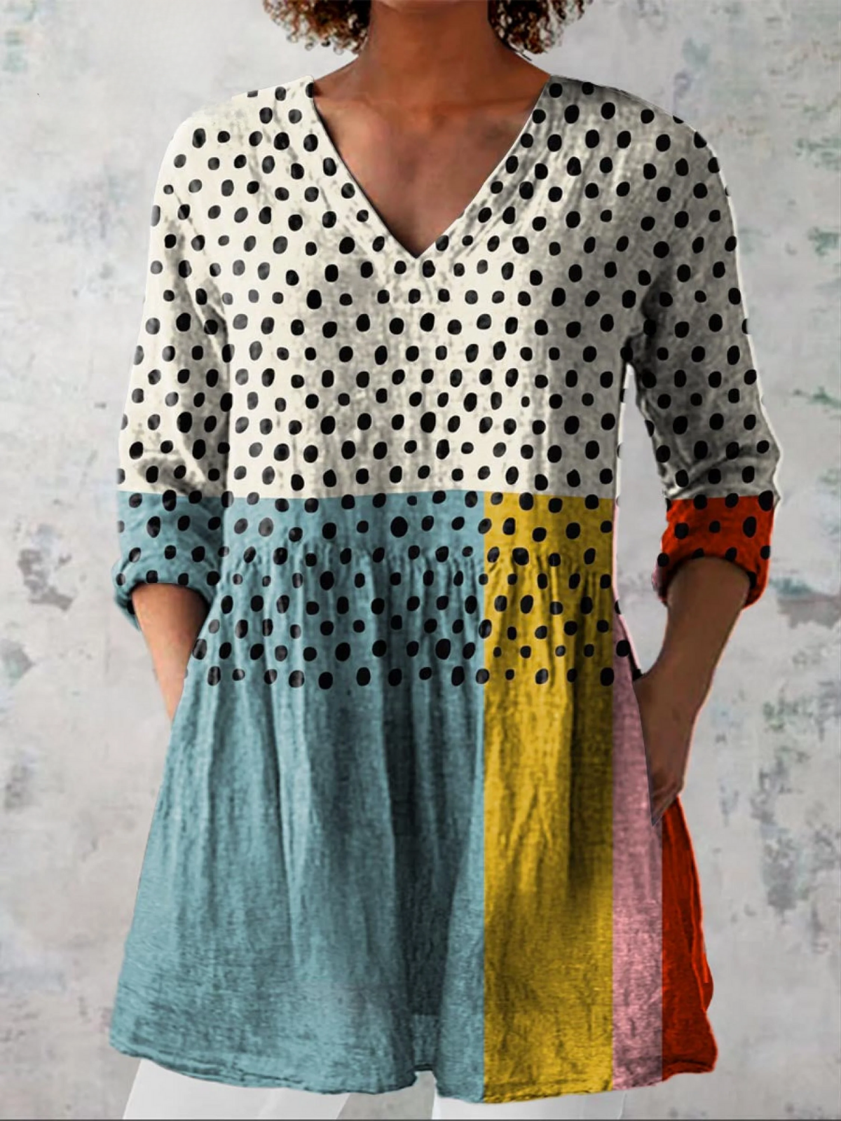 VALERIE | Everyday long blouse with V-neck
