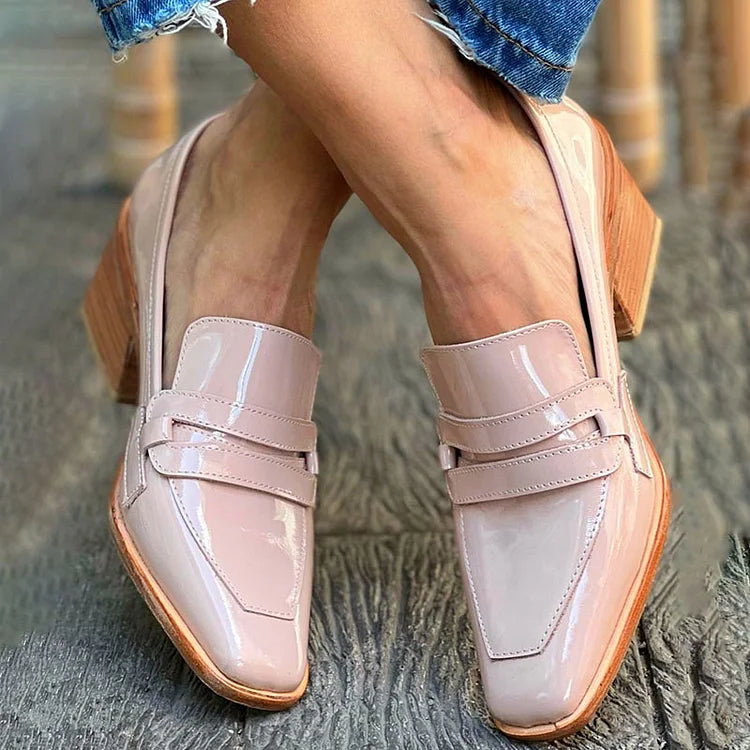 REMI | Loafer with wide heel and shiny finish