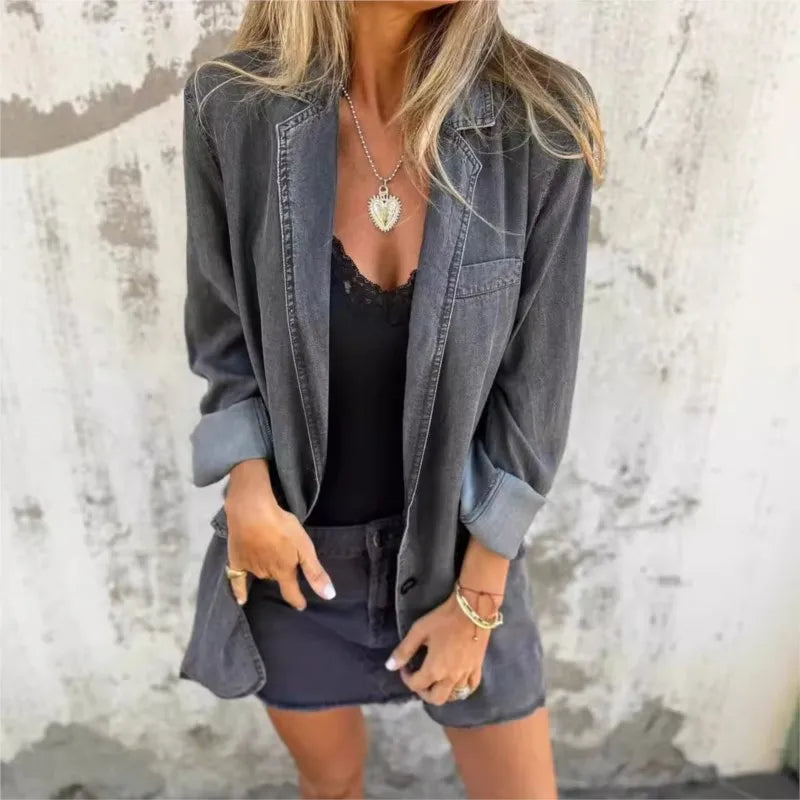 SARAH | Notched-lapel blazer in structured fabric