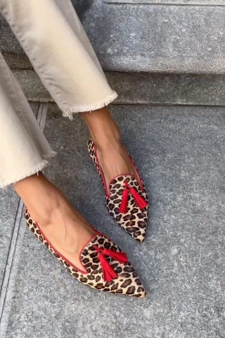 NOVA | Pointed loafer with tassel detail