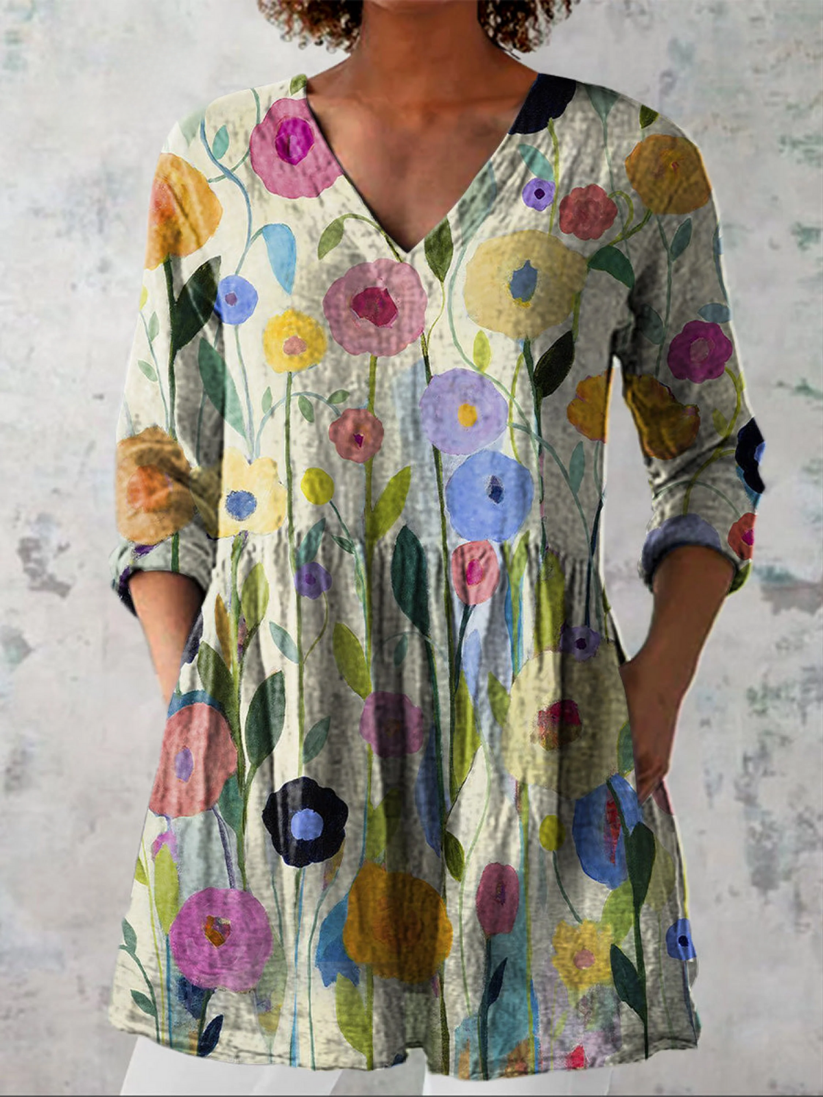 LOUISE | Everyday long blouse with V-neck