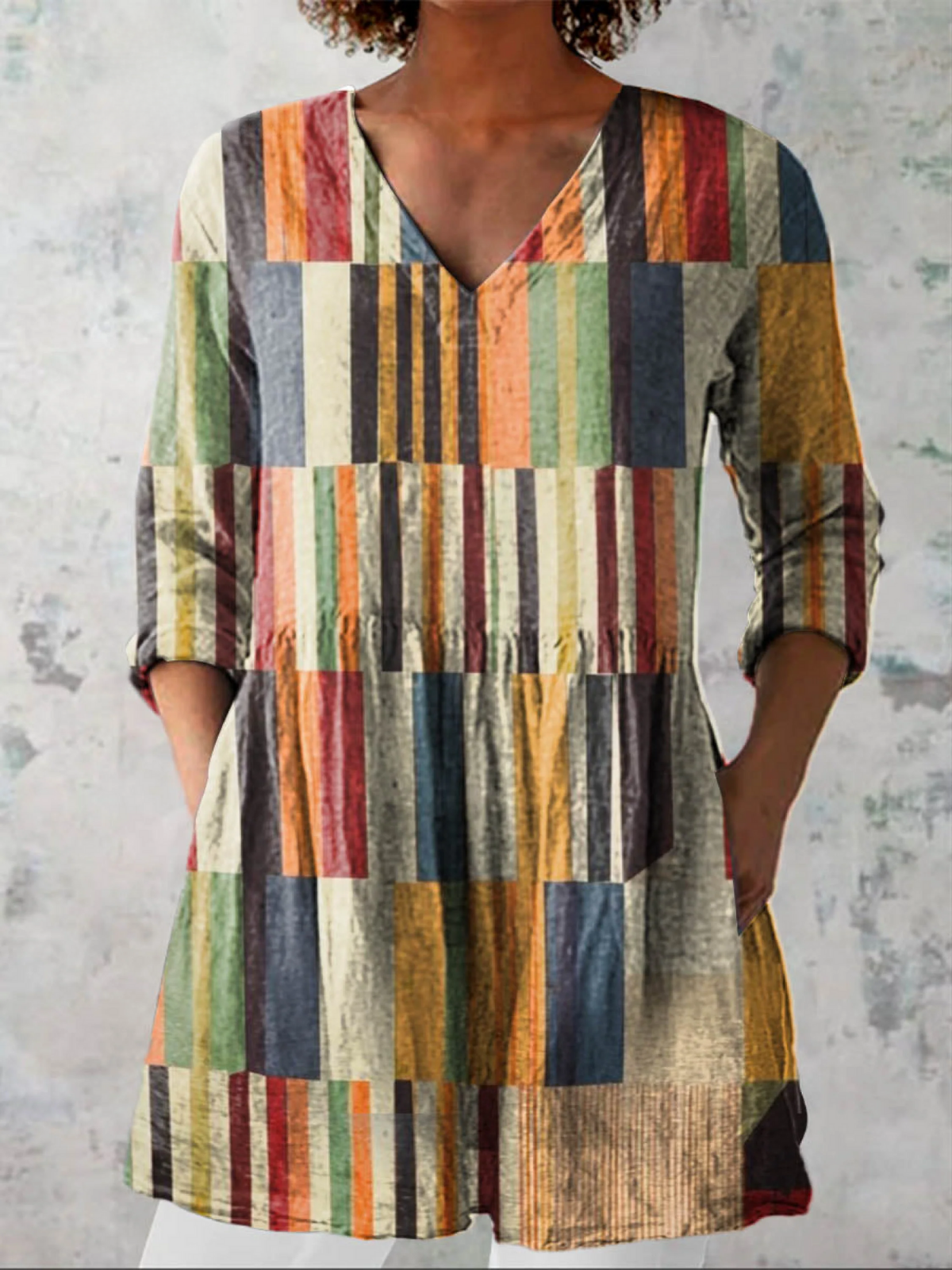 CHLOE | Blouse with V-neck and relaxed fit