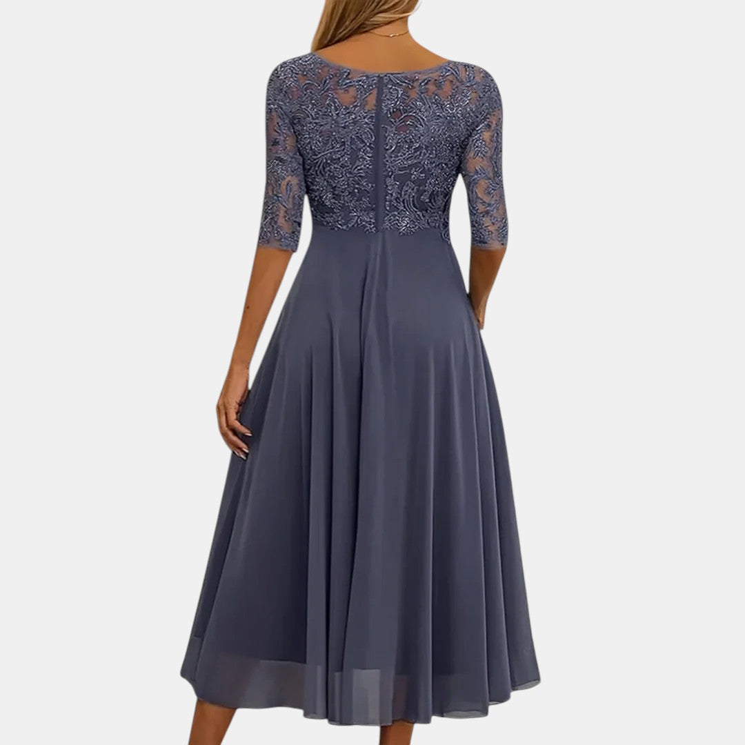 CHLOE | Refined lace dress with three-quarter sleeves