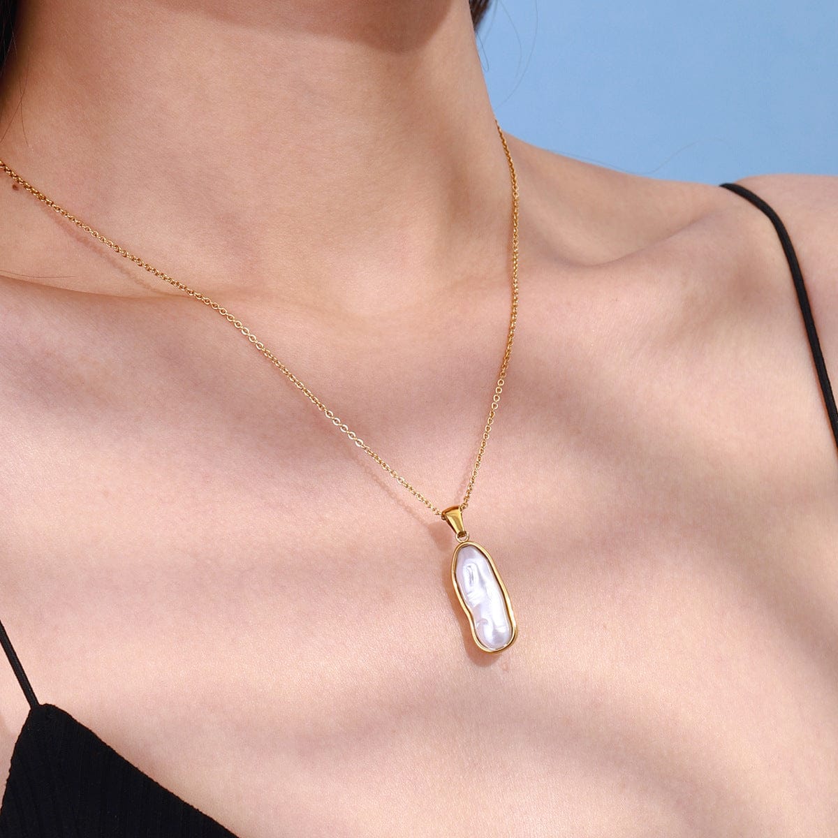 NOVA | Gold opal pendant necklace with geometric charm